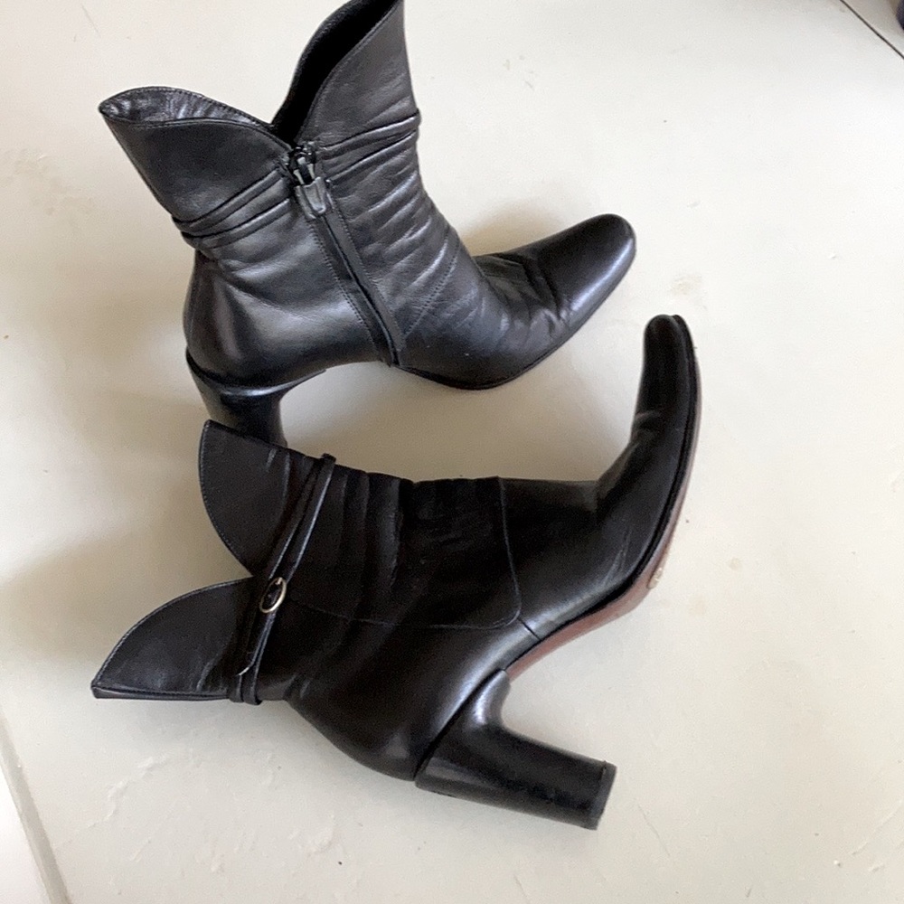Gorgeous Costume National ankle boot, 37.5.